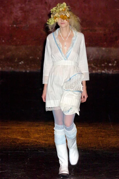 Look 18